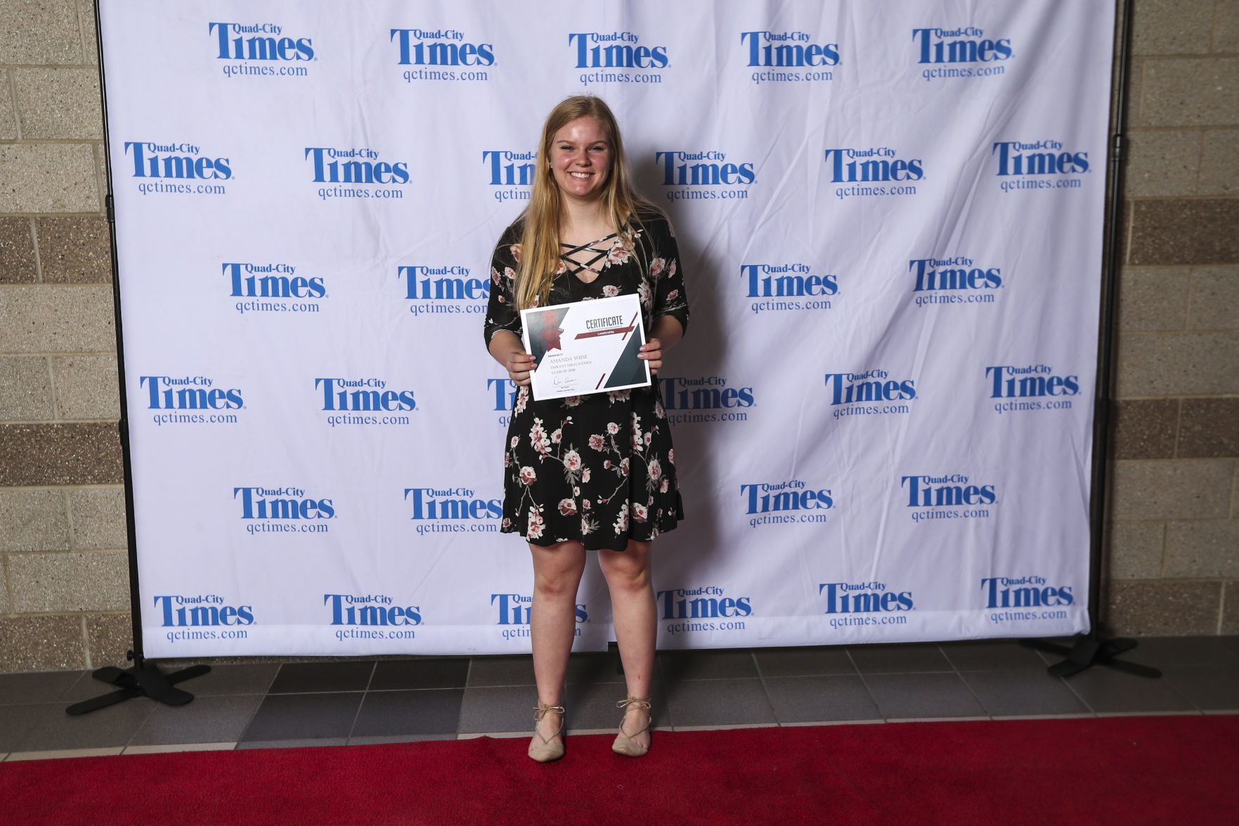 051518-salute-to-academics-red-carpet-060